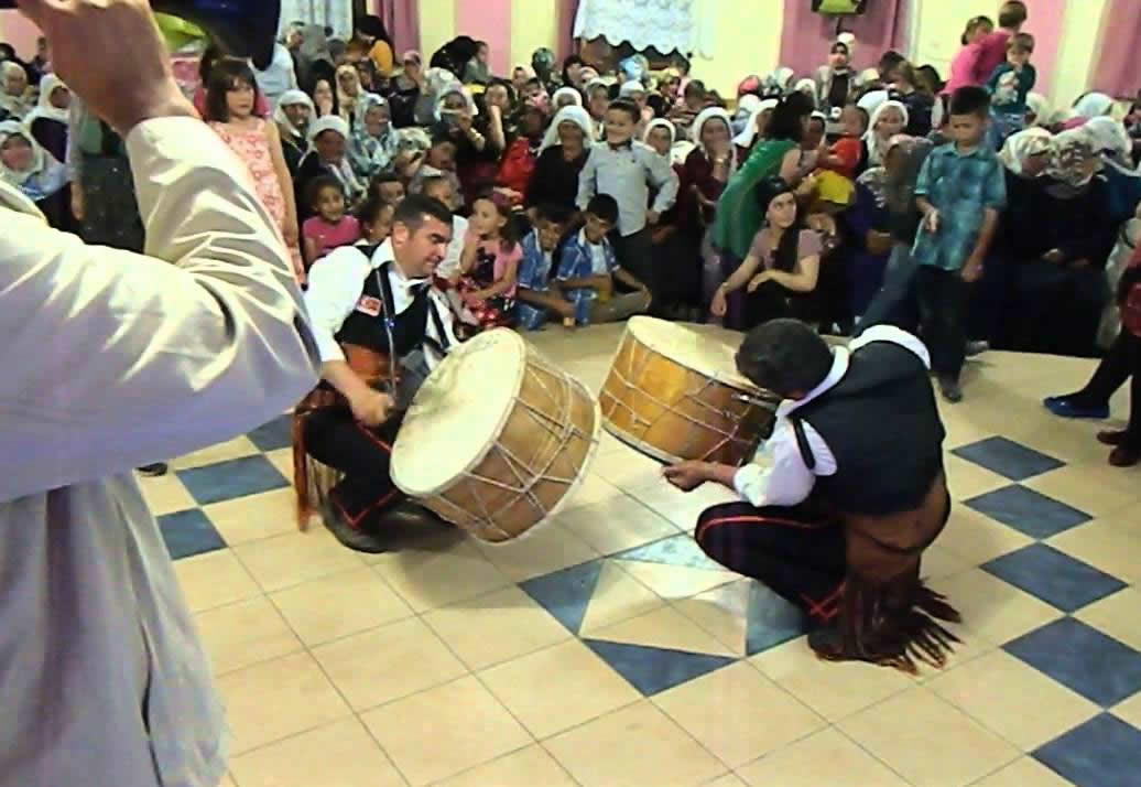 Gelin Arabası Önünde Ritim Şovları