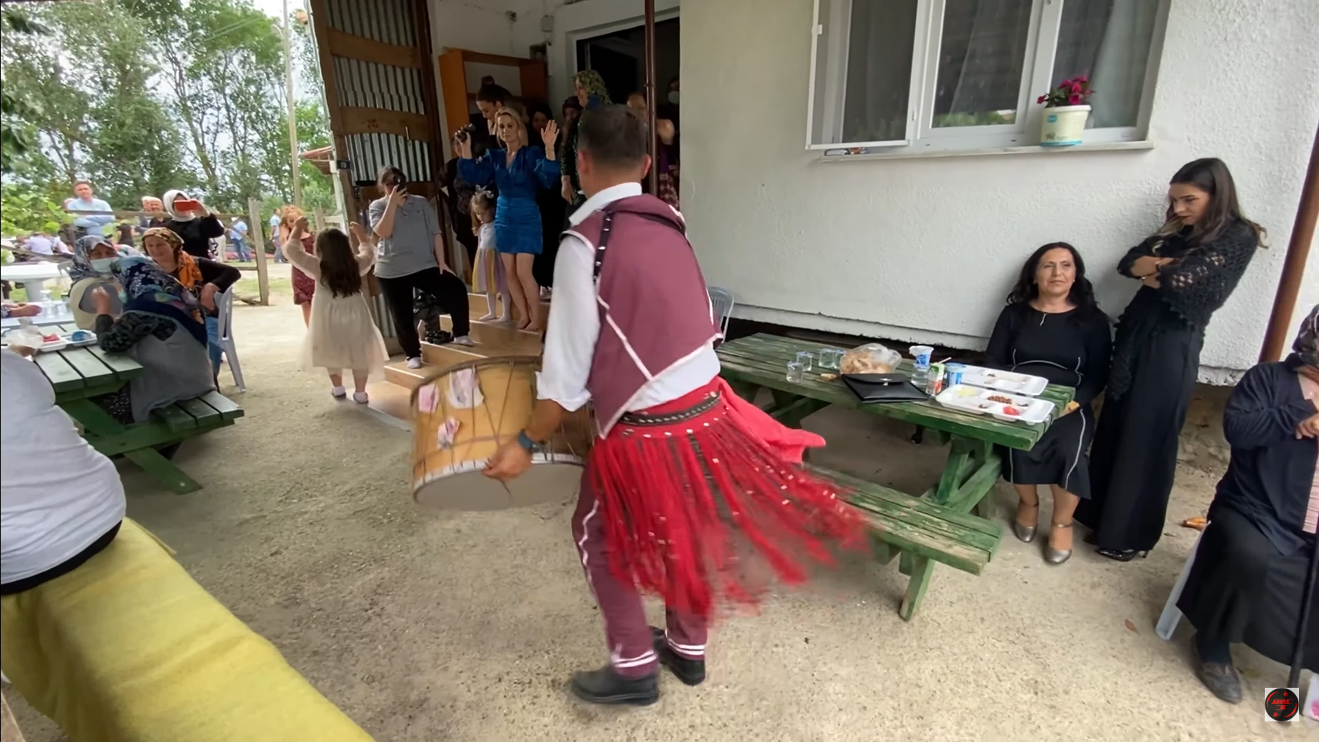 Düğünlerde Sahne Alan Profesyonel Davul Zurnacılar